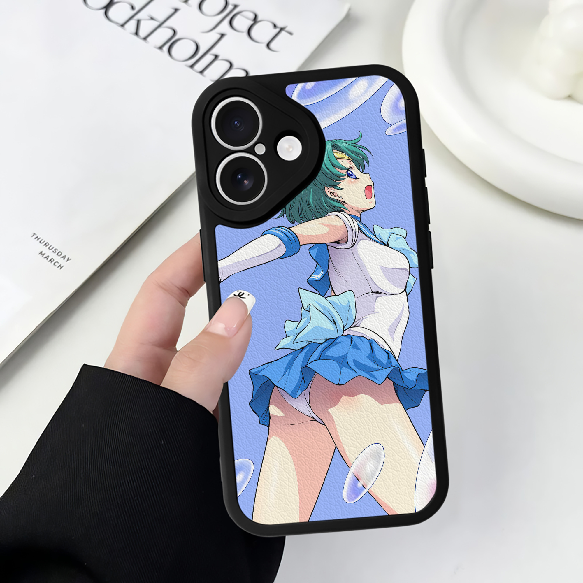 （画像用） 美少女戦士セーラームーン Sailor Moon 【iPhone 16シリーズ対応】シリコンスマホケース（レザー調） 材質：シリコン